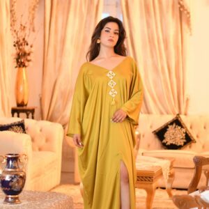 Caftan en satin de soie de très haute qualité