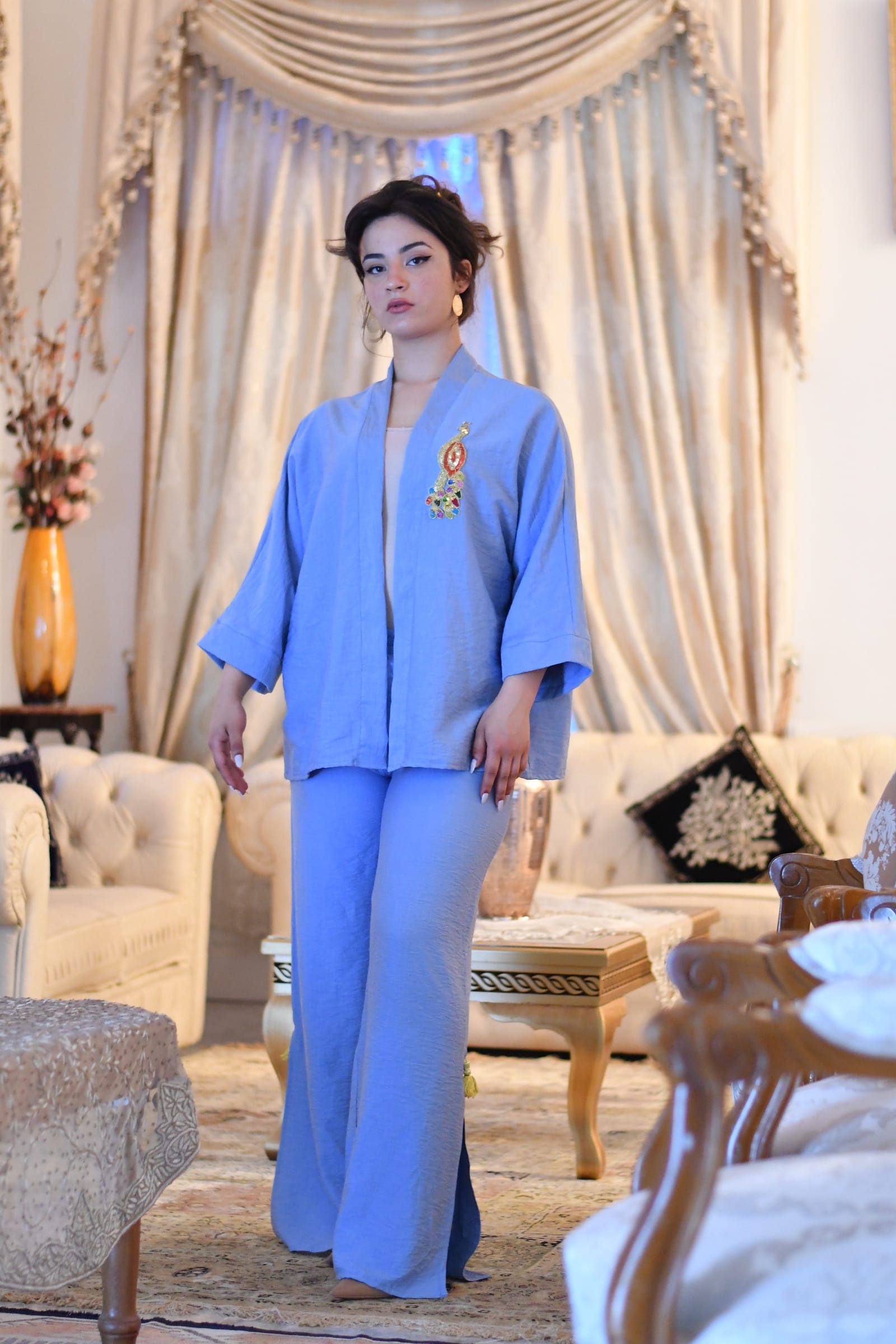 Ensemble deux pièces confectionné en laine légère,