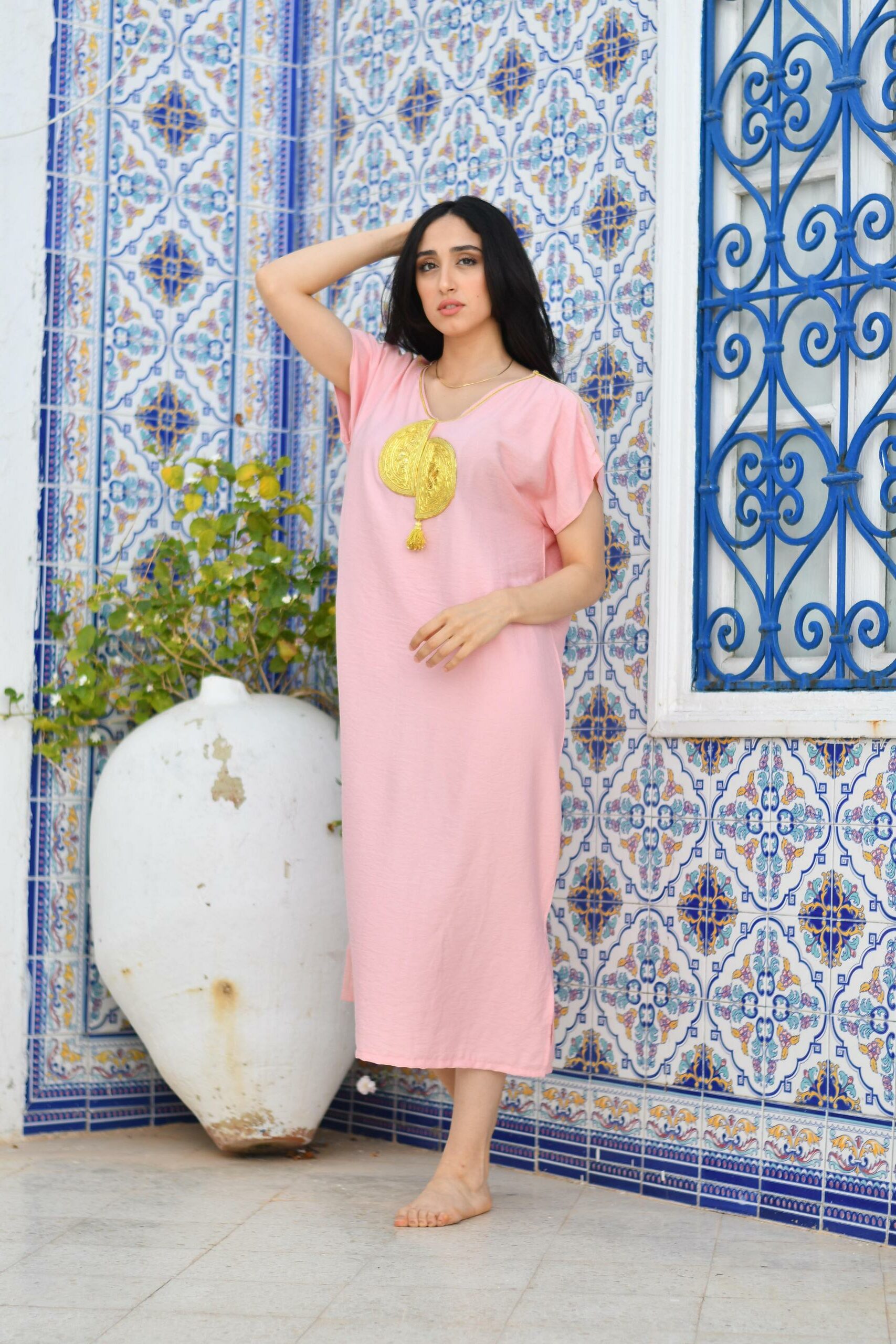 Light pink dress - embroidered with gold silver threads - Image 2